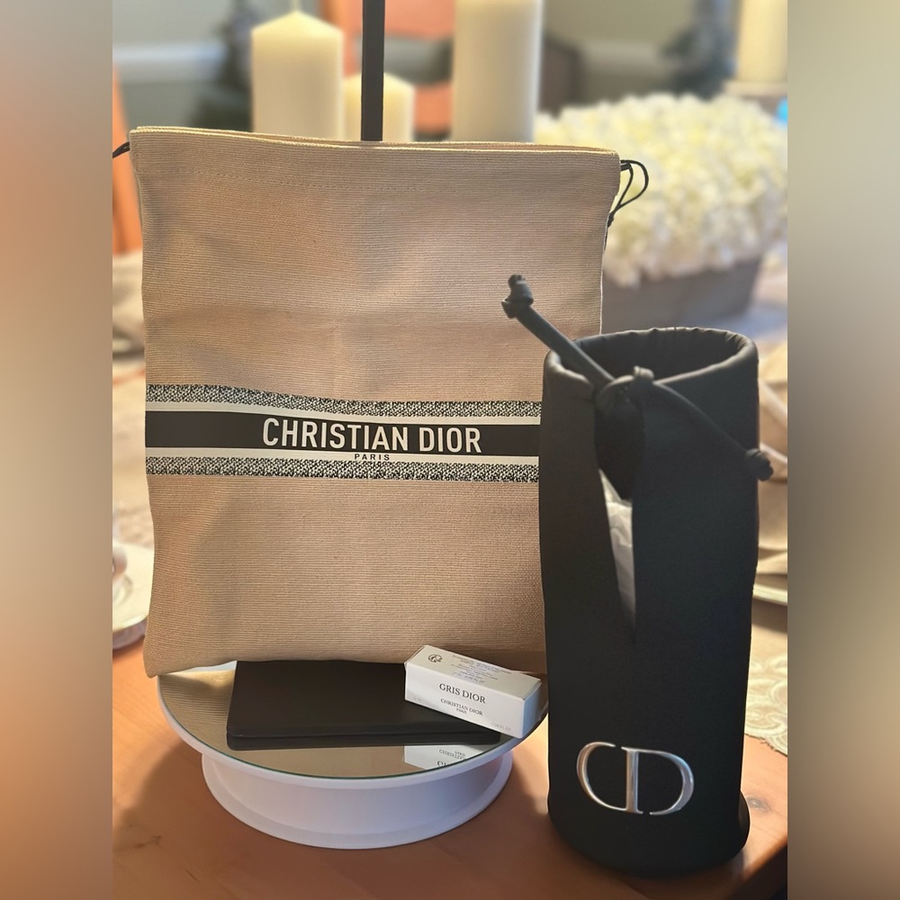 CHRISTIAN DIOR Bundle ( make up brush case/ drawstring bag/travel perfume! NWT! - Picture 6 of 6